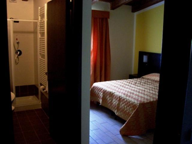Agrihotel Papaya San Pietro Apostolo Habitación foto