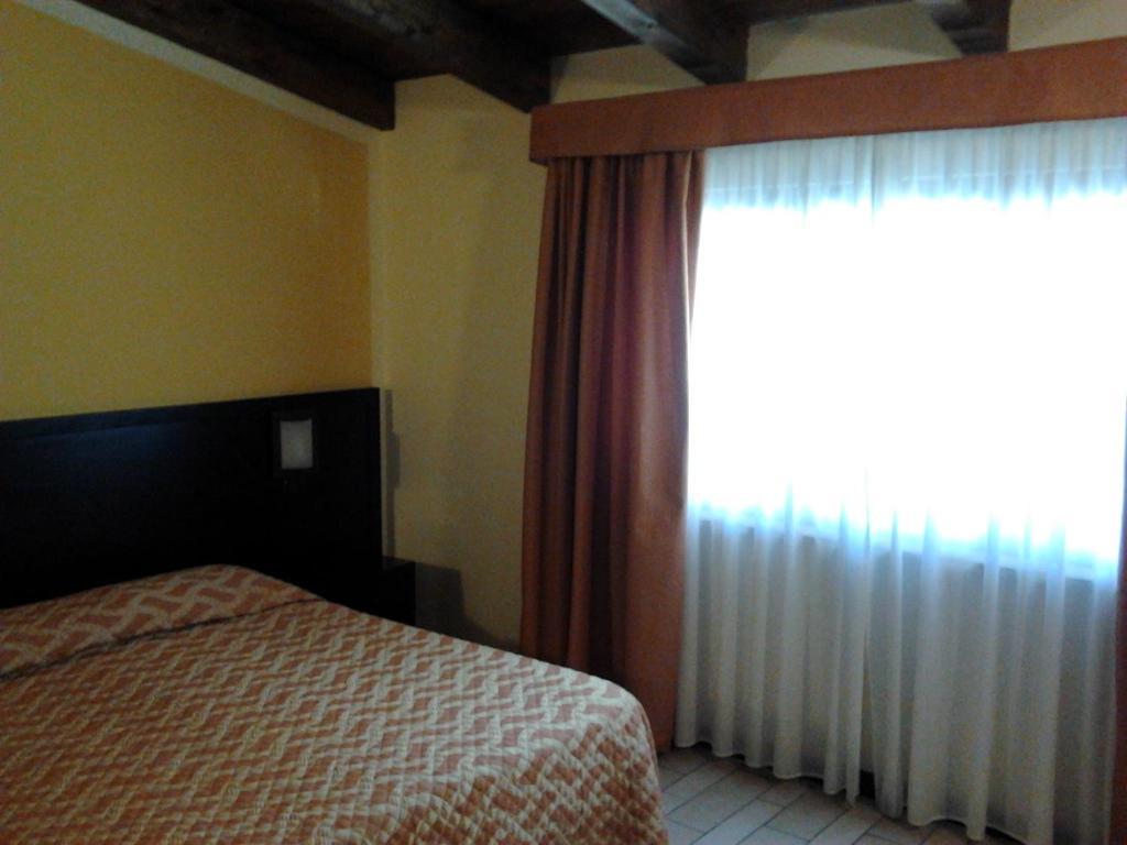 Agrihotel Papaya San Pietro Apostolo Habitación foto
